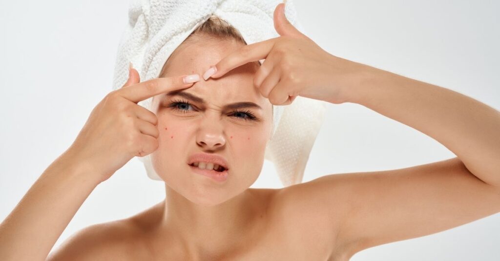 Como tirar borbulhas internas? Saiba o que fazer para se livrar da inflamação no rosto